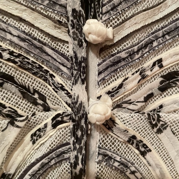 Obstinee by IKA Beautiful Button Up Ribbon Textured Jacket size 10 - Picture 7 of 11